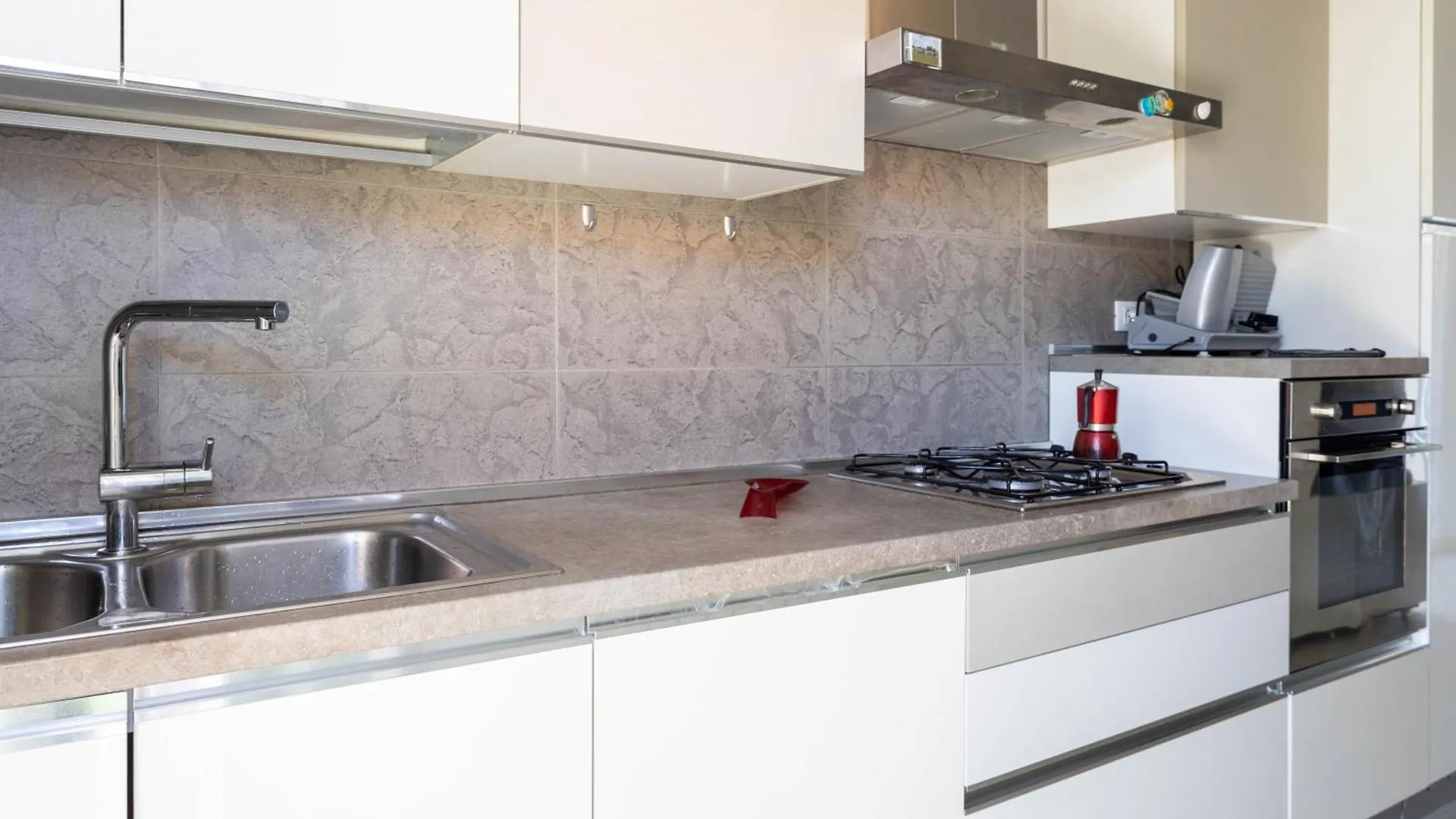 Estate Apartment Desenzano del Garda