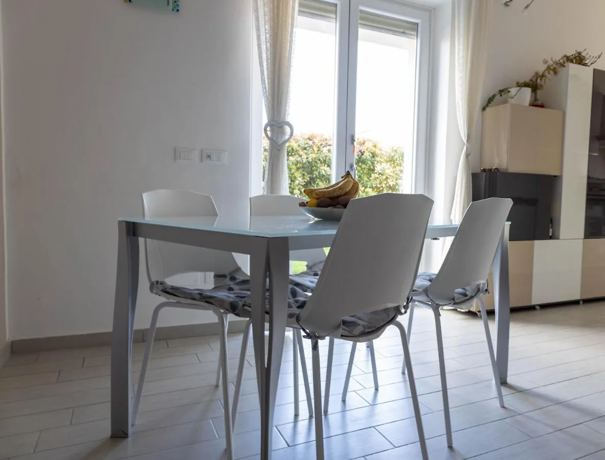Estate Διαμέρισμα Ντεζεντσάνο ντελ Γκάρντα 0*,  Ιταλία